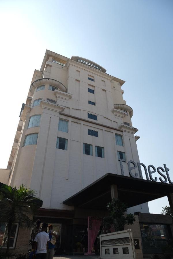 รีเนสต์ ชัยปุระ Hotel ภายนอก รูปภาพ