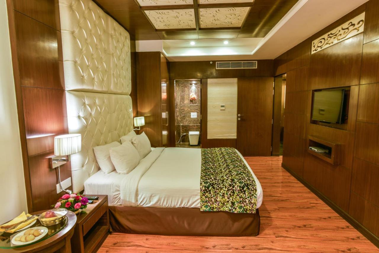 รีเนสต์ ชัยปุระ Hotel ภายนอก รูปภาพ