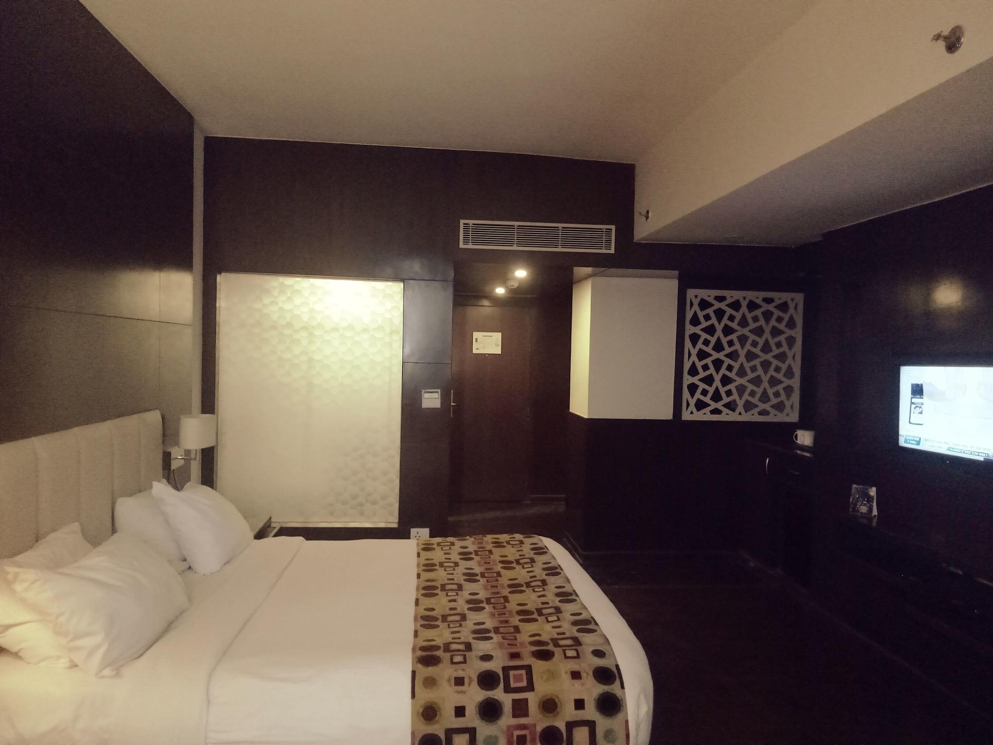 รีเนสต์ ชัยปุระ Hotel ภายนอก รูปภาพ